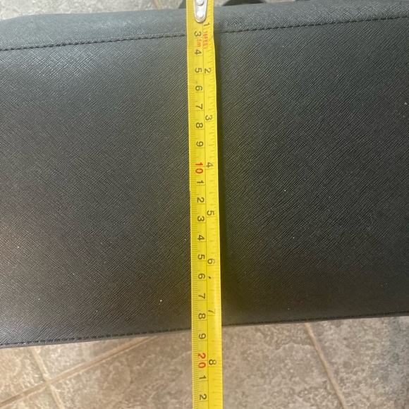 Michael Kors black large tote - Picture 5 of 9